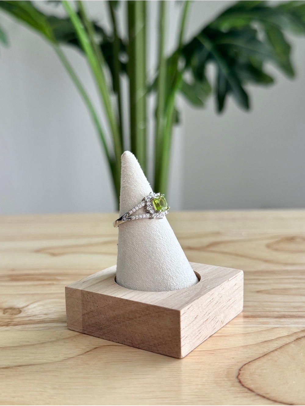 Ryze Party Aug Born to Shine Natural Peridot Ring Size 7 | .925 Sterling Silver - Picture 2 of 5